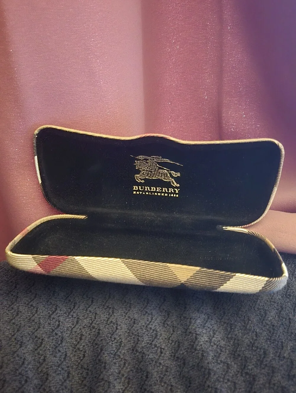 Burberry Nova Check Clamshell Glasses Case